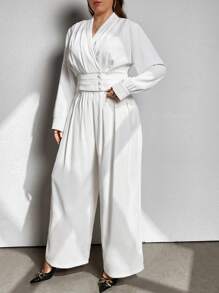 SHEIN Privé Set 2 Potong Kemeja dan Celana Model V-Neck dengan Hiasan Kancing Ukuran Besar - Putih - View 1