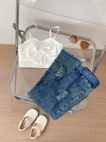 SHEIN 2入組年輕女孩休閒甜美白色蝴蝶結背心和破洞腰帶牛仔褲套裝
