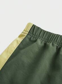 Manfinity Sport Corelite Shorts deportivos casuales tipo novio con cintura elástica y estampado de letras para hombre - Verde militar - Ver 5