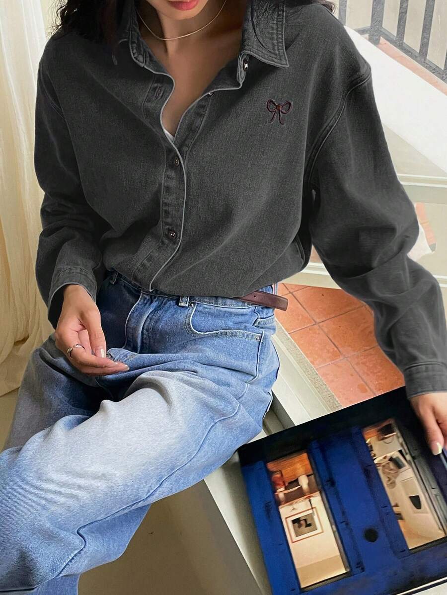 DAZY 女式休闲落肩长袖牛仔衬衫，带蝴蝶刺绣，适合秋季 - 灰色 - 查看 1