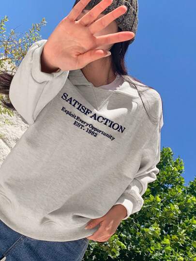 DAZY Women's Crew Neck Fitted Sweatshirt With Embroidered Letter Contrast Color