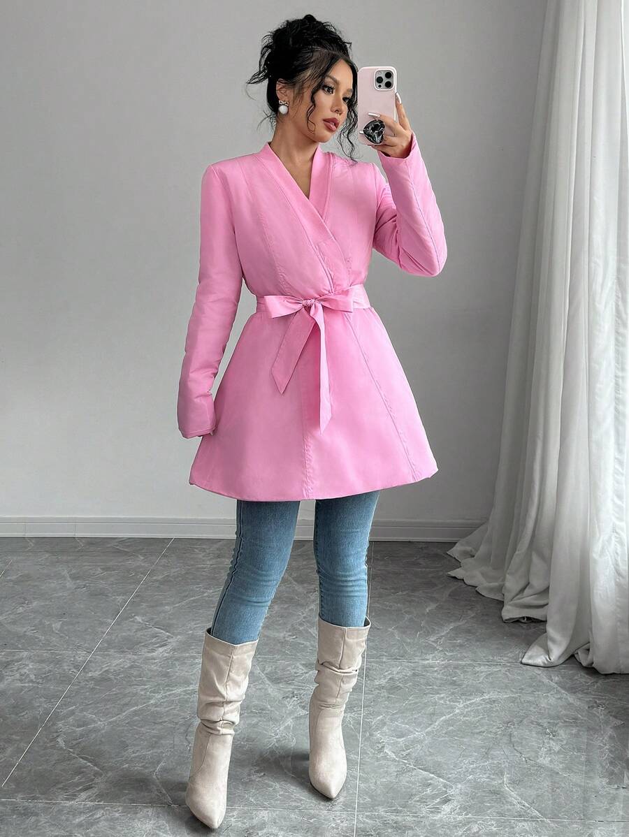 SHEIN Unity Abrigo acolchado de algodón de largo medio, diseño de cintura ceñida para estilizar el aspecto, prenda de vestir de invierno - Rosa - Ver 1