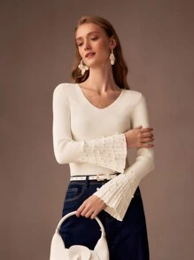 MOTF PREMIUM Jersey de punto estriado de ajuste ceñido con cuello en V, mangas de campana y detalles de perlas falsas