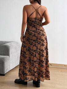 Flirla Gaun Tanpa Punggung Elegan Bermotif Bunga dan Jala Ukuran Plus - Khaki - View 2