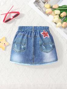 SHEIN 新款春夏 4-7 岁女童休闲牛仔效果印花裙，户外派对装，海军蓝星星印花时尚 A 字裙 - 藍色 - 查看 2