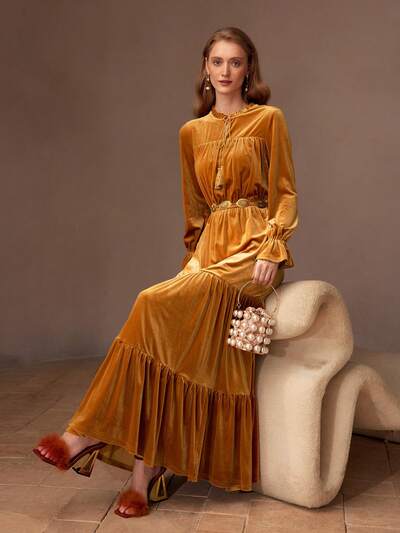 Vestido maxi de flecos con cuello anudado, manga abullonada y bajo con volantes, de terciopelo liso, para mujer