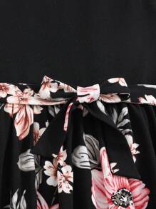 SHEIN Leap Crew 少女黑色合身针织圆领长袖收腰花卉印花优雅复古连衣裙，适合冬季、节日、派对、除夕、复古、优雅、圣诞节、新年 - 黑色 - 查看 3