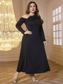 Modelyn Robe moulante longue à col oblique et fleurs, automne/hiver