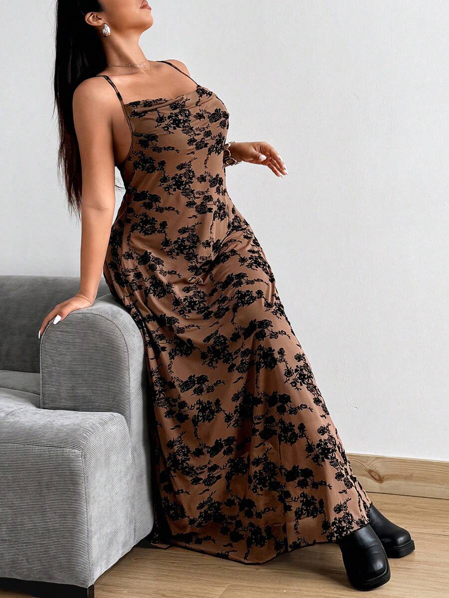 Flirla Gaun Tanpa Punggung Elegan Bermotif Bunga dan Jala Ukuran Plus - Khaki - View 1