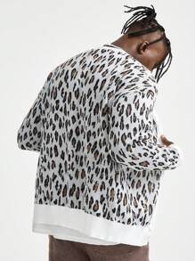 Manfinity RebelGame Herren weit geschnittener Leoprint V-Ausschnitt Langarm Strickjacke, Lose sitzende, schulterfreie dicke Strickjacke für Ausgang im Herbst/Winter, für Ehemann, Freund als Geschenk