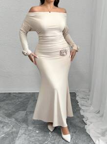 SHEIN Privé 大码花卉露肩褶饰长袖连衣裙 - 杏色 - 查看 4