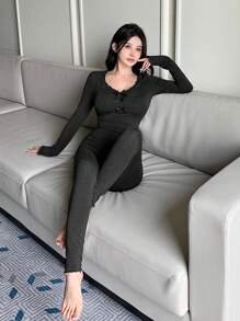 DAZY Bộ đồ ngủ ren chắp vá trang trí nơ cổ áo ôm vừa vặn - màu đen - Xem 6