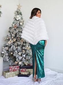 SHEIN SXY Chaqueta de mujer de estilo capa con plumas lujosa para invierno