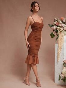 L'Amorae 优雅纯色褶皱紧身吊带连衣裙 - 棕色 - 查看 4