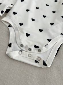 SHEIN LMoss Kids 3件套LMoss秋冬季卡其色爱心印花高领罗纹针织女婴连体衣，适合户外活动、婴儿派对、家庭聚会