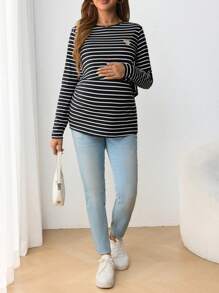 SHEIN Maternity Casual Heart Embroidery Nursing Tops Fitted Round Neck Long Sleeve Pregnant Women T-Shirt