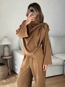 SHEIN Essnce 2 Stücke Damen Herbst einfarbige plissierte Langarm lose Bluse und Hose Lässig Mode Anzug - Braun - Übersicht 1