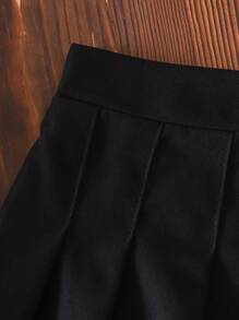 SHEIN Baby Girls 2pcs Set: White Long Sleeve Bear Emblem Shirt + Solid Color Skirt - Black - View 4