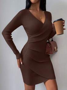 Chiquease 女士纯色 V 领长袖简约短款休闲针织连衣裙