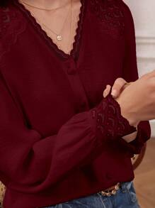 SHEIN Frenchy 女式优雅撞色蕾丝 V 领长袖衬衫，秋季