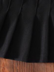 SHEIN Baby Girls 2pcs Set: White Long Sleeve Bear Emblem Shirt + Solid Color Skirt - Black - View 6
