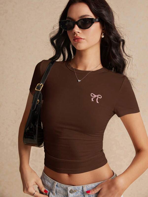 Poéselle Camiseta de manga corta ajustada con bordado de lazo para mujer, para el verano