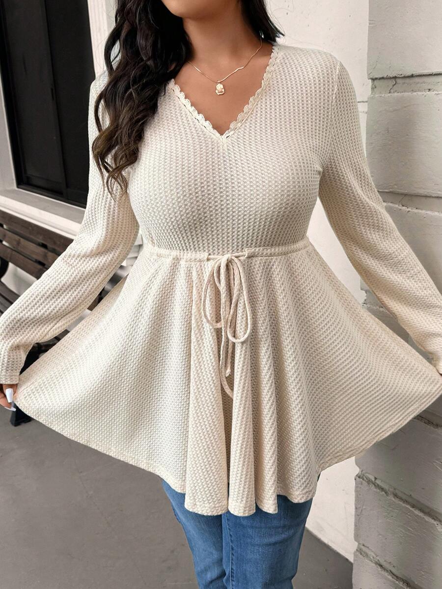 SHEIN Frenchy Áo thun cổ chữ V thanh lịch tay dài họa tiết giản dị cỡ lớn cho nữ, màu kaki, dài có dây thắt eo - Màu Khaki - Xem 1