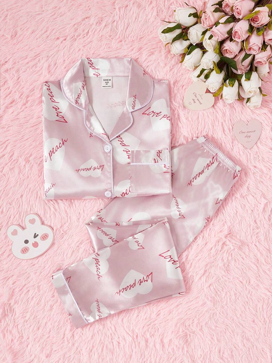 SHEIN 2 件套女童可爱时尚粉色字母心形图案斜纹面料翻领开衫和裤子舒适休闲家居服套装 - 粉色 - 查看 1