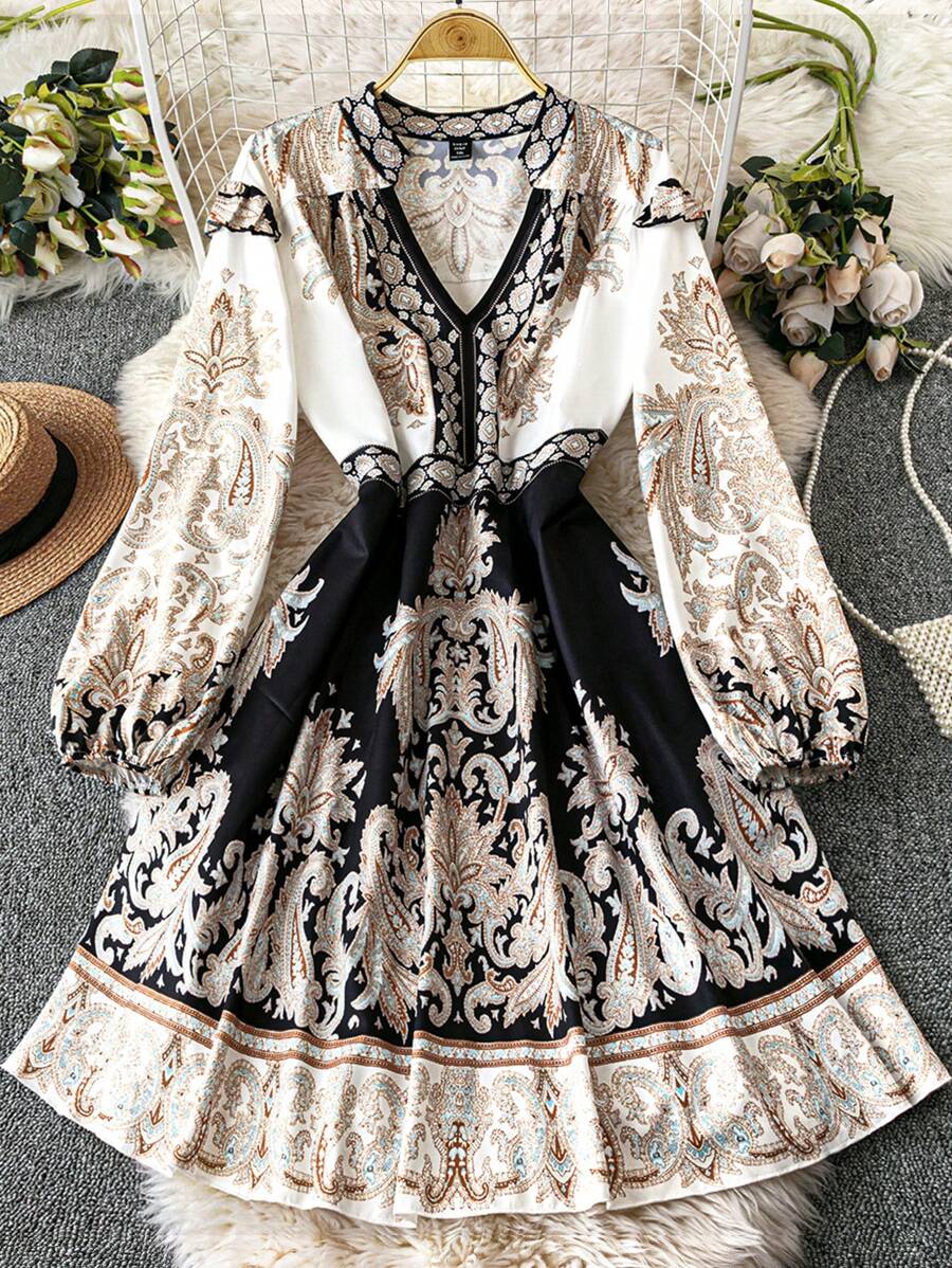 SHEIN LUNE Court Retro  Plus Size V-Neck Long Sleeve Floral Print Casual Dress - Beige - View 1