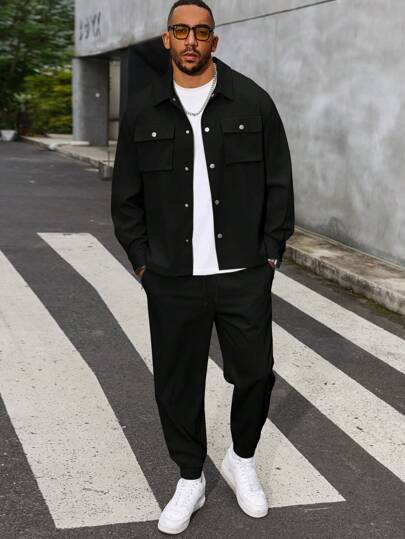 Manfinity Homme 2 件男士加大码休闲街头风格纯色翻盖口袋夹克和抽绳踝裤套装，春秋装，秋季服装