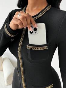 SHEIN Lady Vestido negro ajustado de cuello redondo con detalle de cadena metálica, vestido negro de manga larga, vestido elegante midi para mujer