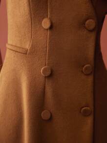 MOTF PREMIUM VESTIDO DE TIRANTES AJUSTADO A LA CINTURA DE DOBLE BOTONADURA