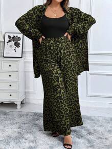 SHEIN Clasi Bộ 2 món cho nữ cỡ lớn: Áo cổ tròn tay cánh dơi in họa tiết và quần ống đứng trơn có túi - xanh quân đội - Xem 4