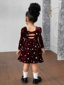 SHEIN 女婴圣诞红丝绒星形镂空优雅长袖连衣裙，秋冬季，适合派对、生日、聚会 - 酒紅色 - 查看 1