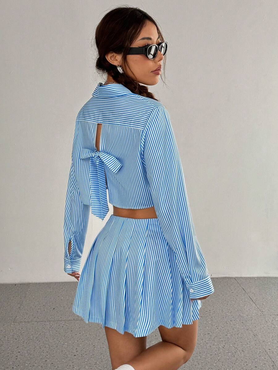 SHEIN Unity Bộ 2 món: Áo sơ mi dài tay buộc sau hở phía trước kẻ sọc dệt đơn giản & Chân váy xếp ly mini - Nhiều màu - Xem 1