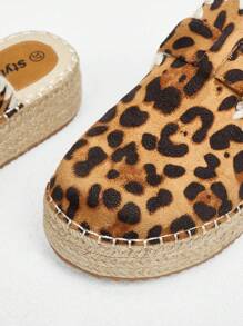 Styleloop Leopard Print Flat Espadrilles Slip-On Casual Vacation Sandals - Multicolor - View 3