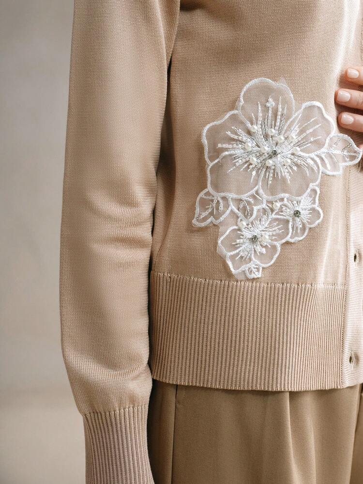 1pc Women Khaki Christmas Floral Embroidery Rhinestones Decor Cardigan, Elegant And Soft, Suitable For Spring/Autumn