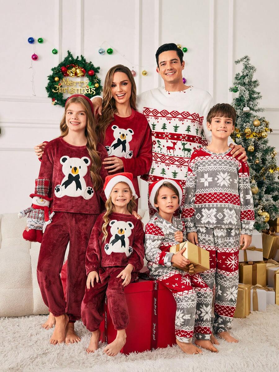 SHEIN Tween Boy Christmas Snowflake Pattern Crew Neck Long Sleeve Soft Flannel Pajama Set With Pants, 2 Pieces Family Matching Outfits (6 Sets Sold Separately)