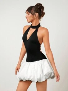 SHEIN SXY 秋季女装；节日派对礼服；除夕礼服；新年女装；性感女士休闲约会黑白撞色针织高弹力蓬松迷你连衣裙，搭配玫瑰立体装饰 - 黑與白 - 查看 3