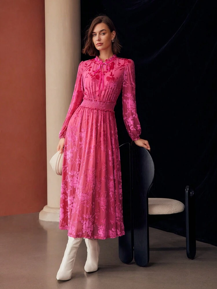 Vestido Midi Plissado na Cintura com Manga Lanterna, Gola Laço e Estampa Jacquard de Flor em Veludo para Férias, Festas, Roupa Feminina