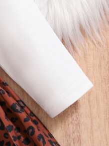 Conjunto de 2 piezas para bebé niña con blusa de manga larga de cuello redondo con estampado de corazón y leopardo + falda plisada con estampado de leopardo - Blanco - Ver 5