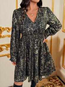SHEIN Clasi Vestido de manga larga elegante con cuello en V y estampado integral para tallas grandes