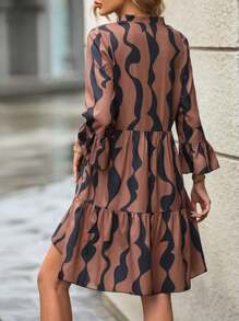 EMERY ROSE Vestido smock con estampado de manga amplia bajo con fruncido - Multicolor - Ver 2