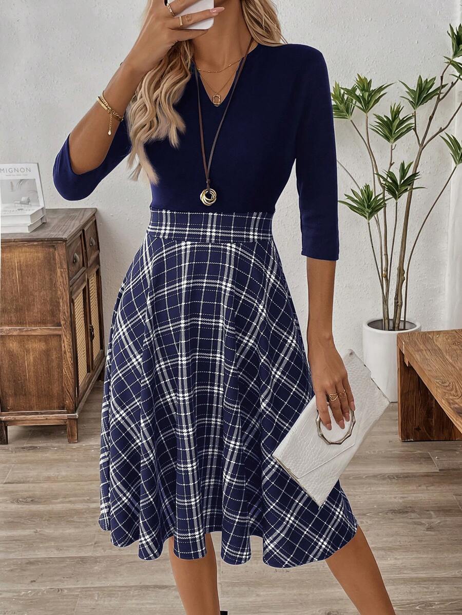 EMERY ROSE Váy nữ cổ chữ V kẻ caro viền xếp ly thanh lịch cho mùa thu - Màu xanh lam - Xem 1