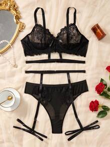Plus Floral Lace Underwire Garter Lingerie Set - Black - View 8