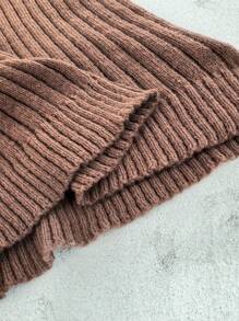 Calvaya 大码女装秋冬针织修身不对称镂空花卉装饰优雅微性感罗纹单不对称花卉拼接撞色落肩长袖圆领套头毛衣 - 棕色 - 查看 3