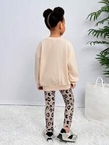SHEIN Leap Crew Bộ quần áo chui đầu cổ tròn dệt kim kiểu đô thị thanh lịch của NovaGlow Young Girl và quần họa tiết da báo, Nova Glow Young Girl - Màu be - Xem 2
