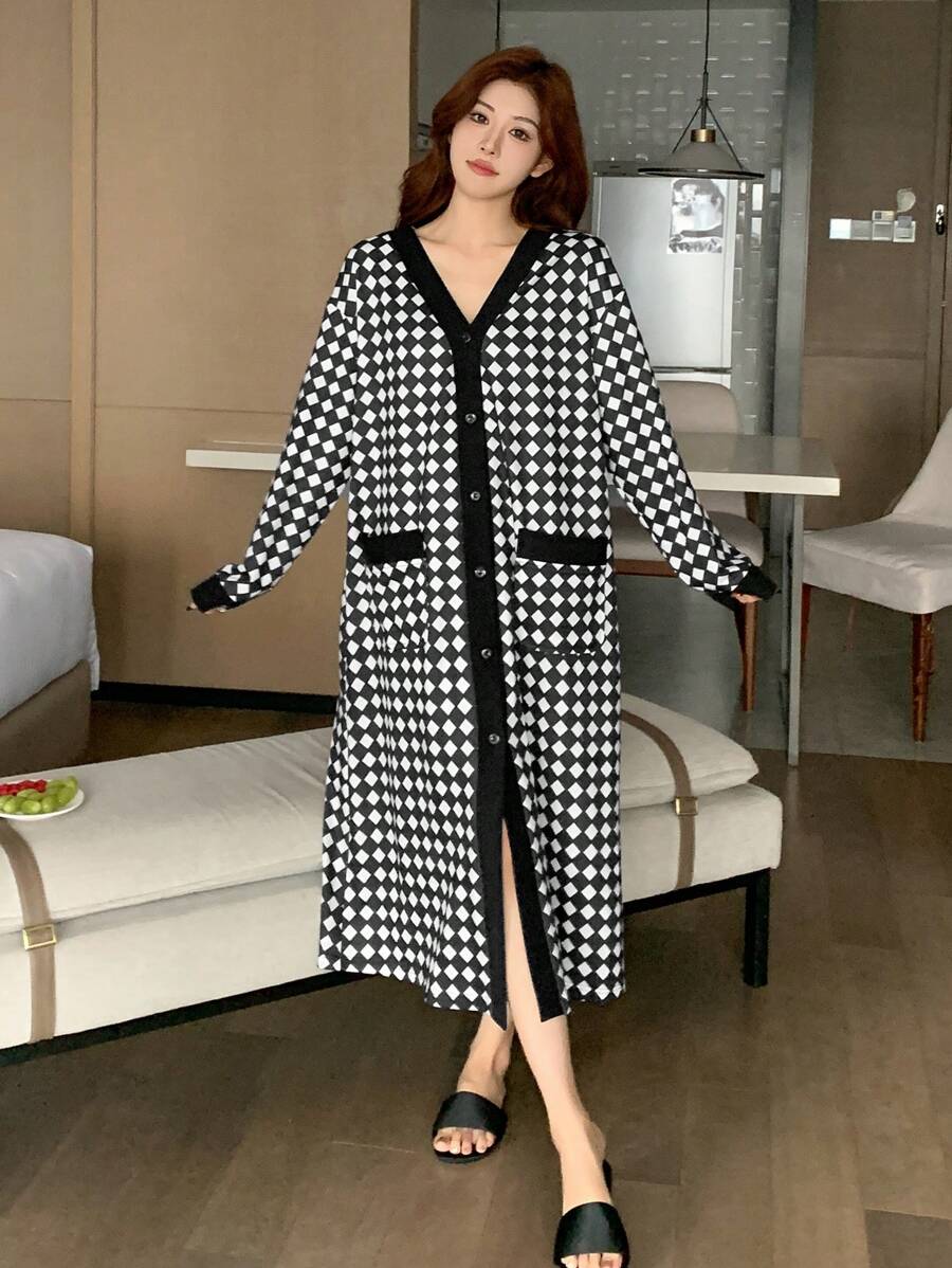 DAZY Women Rhombus Pattern Long Sleeve Open Front Mid-Length Loose Sleepwear Robe - Black and White - View 1