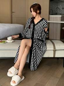 DAZY Women Rhombus Pattern Long Sleeve Open Front Mid-Length Loose Sleepwear Robe - Black and White - View 5