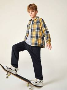 SHEIN 3 件套 Tween 男童休闲格子拼布运动衫、运动裤和衬衫套装 - 彩色 - 查看 5